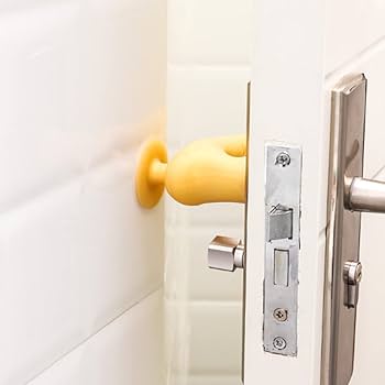 قطعتان من واقيات الحائط البلاستيكية الصفراء لمقبض الباب
